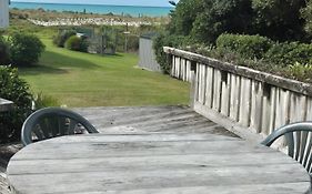 Old Kiwi Bach By The Sea
